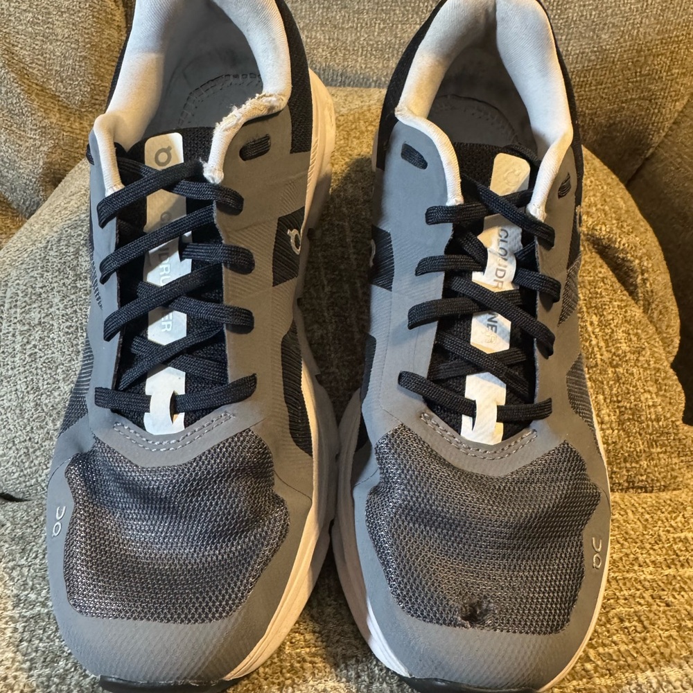 On Cloud Women’s Running Charcoal and White Athletic Shoes Size 10 - Picture 3 of 6
